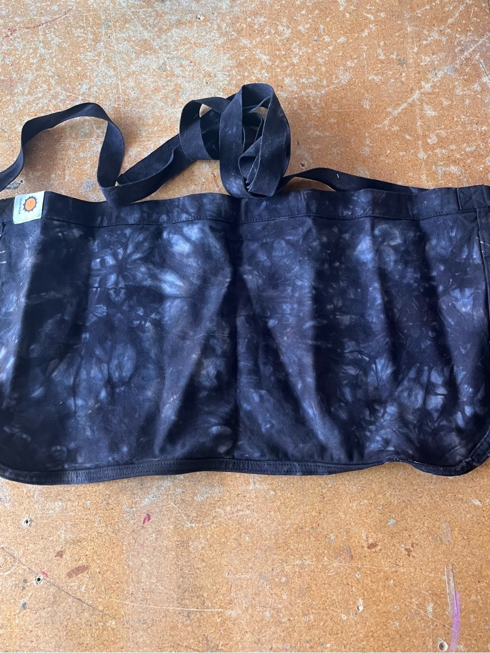 Big Bud Press x West Coast Craft utility apron - Picture 2 of 4
